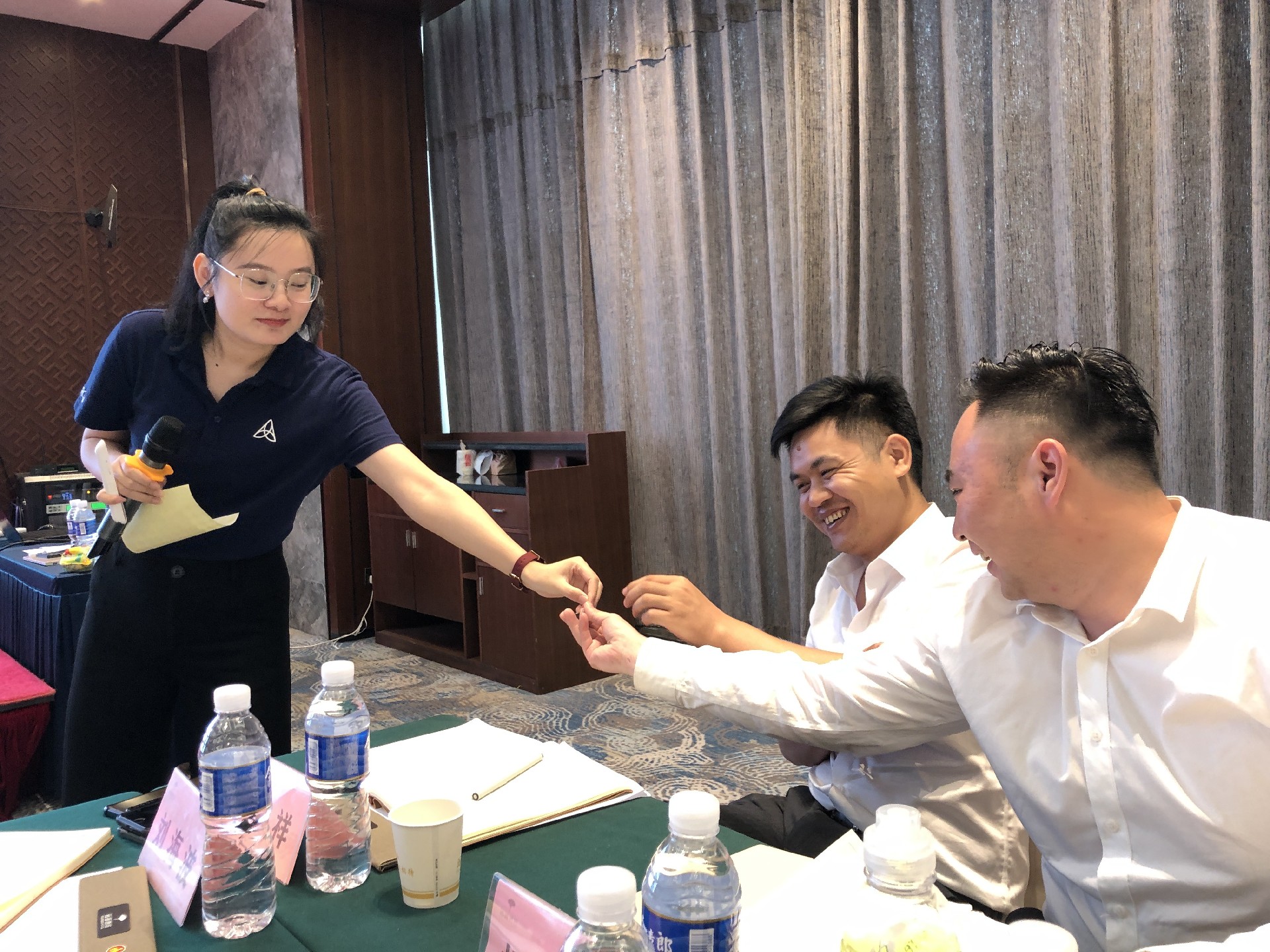 华冠家居集团8月份谋划事情聚会暨四大中心培训聚会胜利召开佛山市华冠建材有限公司 - 华冠家居集团