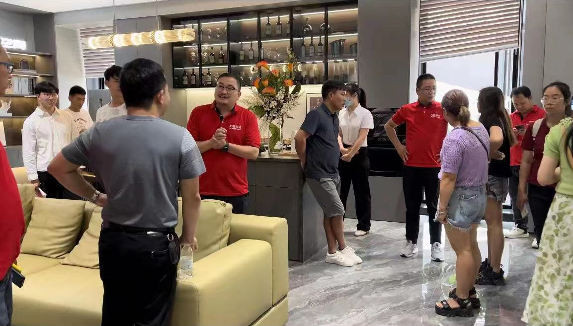 《玩转新品 高值成交》2023华冠家居云南东鹏店长特训营圆满竣事佛山市华冠建材有限公司 - 华冠家居集团